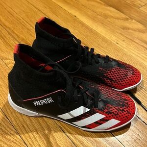 Adidas Predator elastic top indoor soccer sneakers US 1